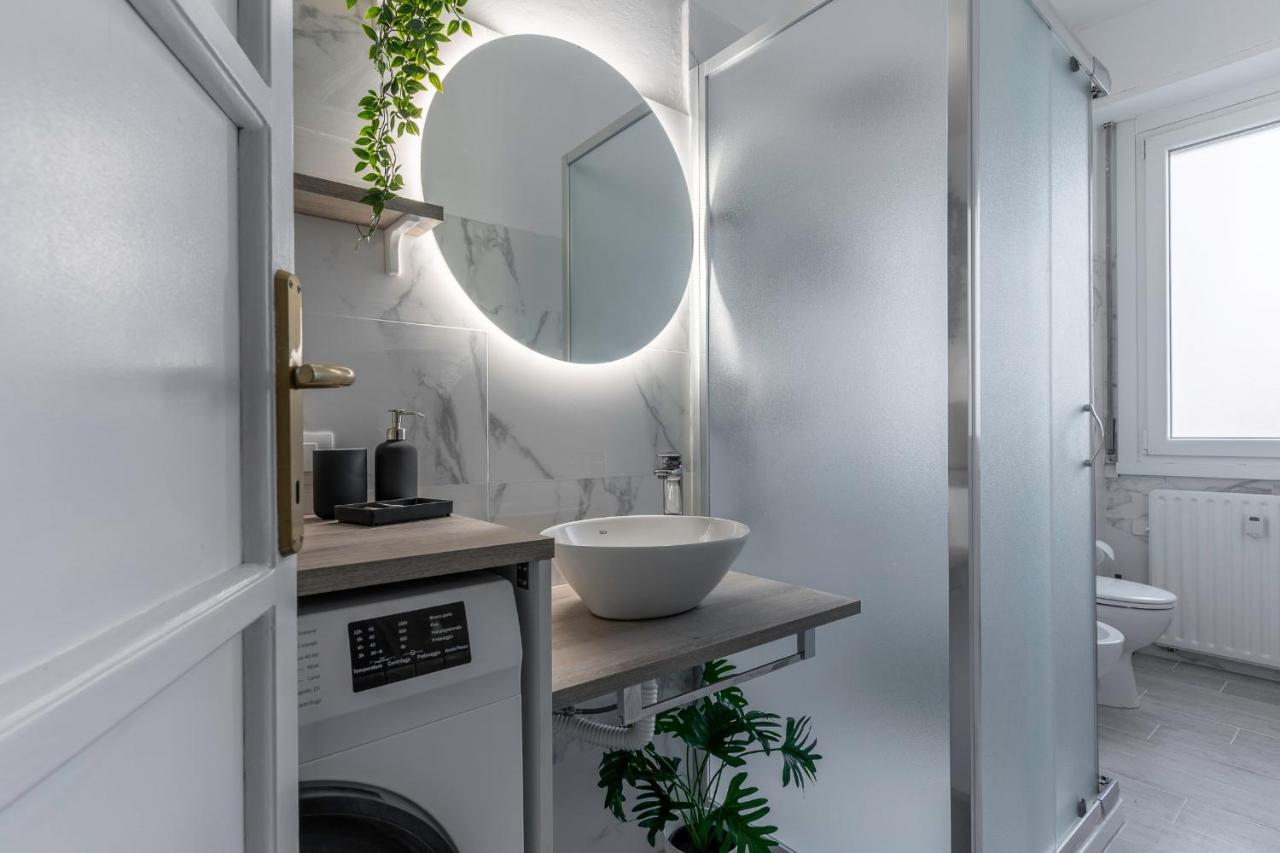 Sebino18 - Design Apartment Suite Milan Bagian luar foto