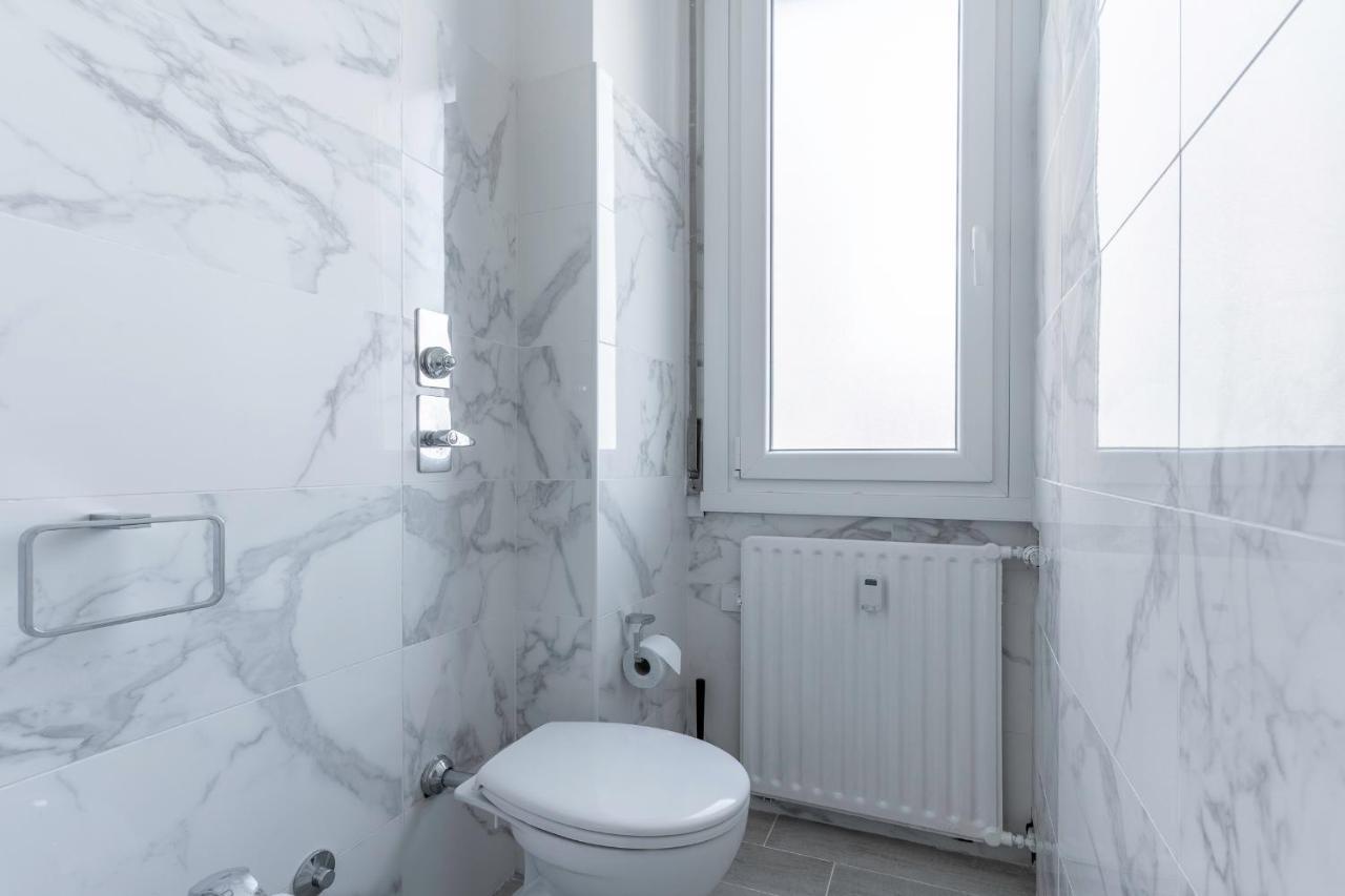 Sebino18 - Design Apartment Suite Milan Bagian luar foto