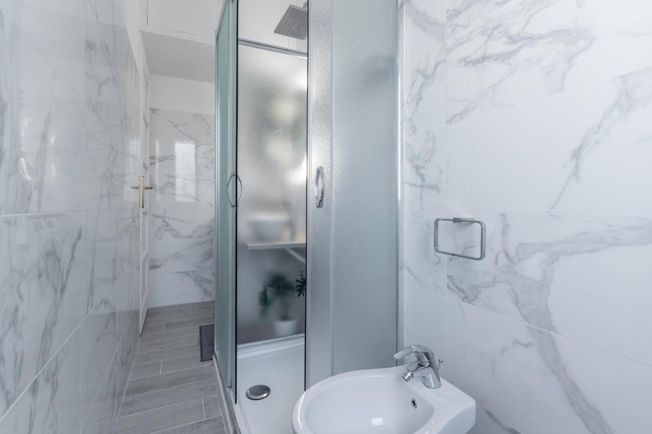 Sebino18 - Design Apartment Suite Milan Bagian luar foto