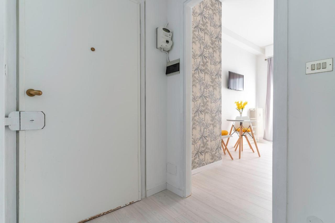 Sebino18 - Design Apartment Suite Milan Bagian luar foto